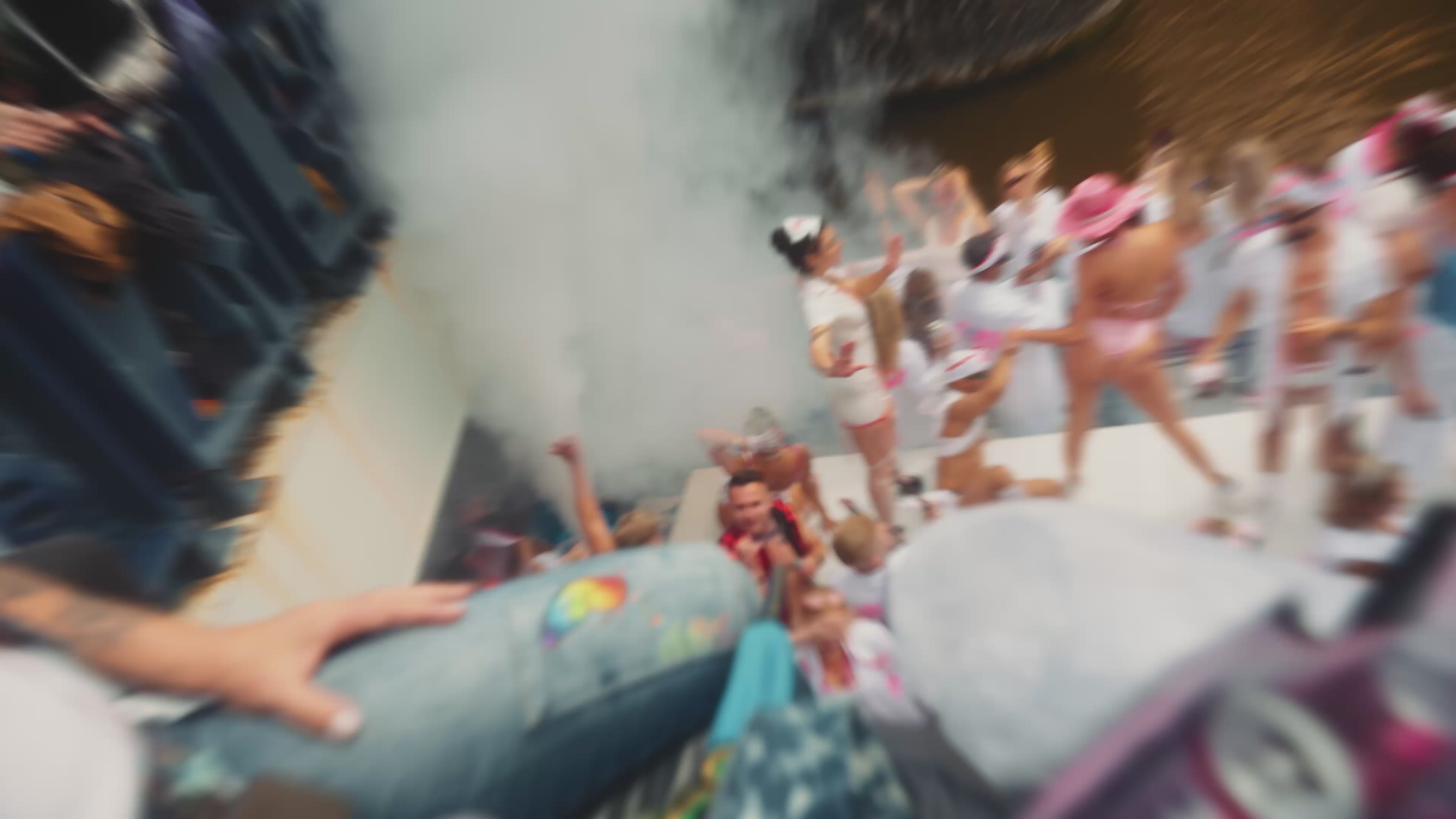 Video laden: Pride Amsterdam 2025 after movie Ikwilvanmijnsoaaf boot
